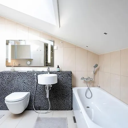 Stunning Huvilakatu Penthouse Helsinki Exterior photo
